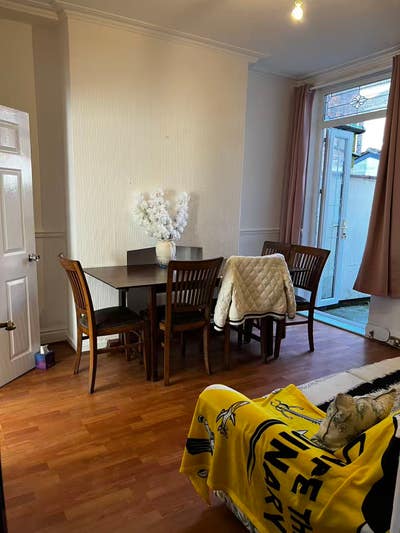  Sunny house directly rented by landlord near UOL Main Photo
