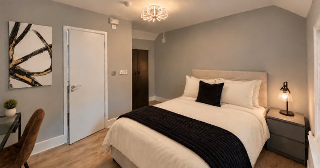 Large modern house with 4 ensuite rooms in Bilston Main Photo