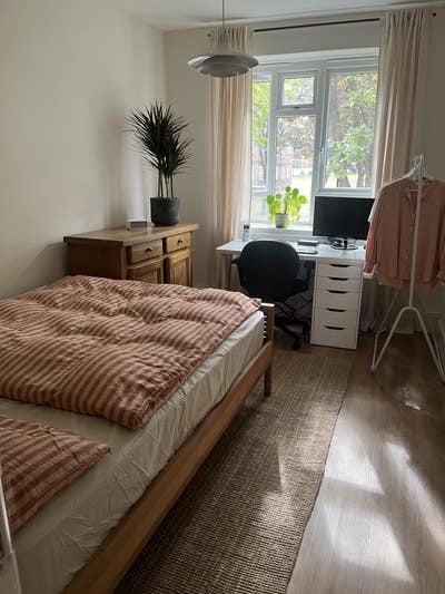 Bedroom in Brixton  Main Photo