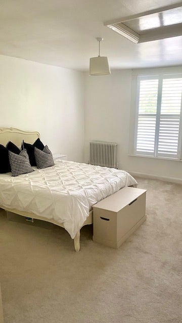 Very large room in beautiful Grade 2 listed house Main Photo