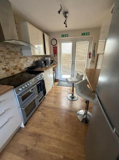 Bright & Stylish Rooms in Andover – Bills Included Main Photo