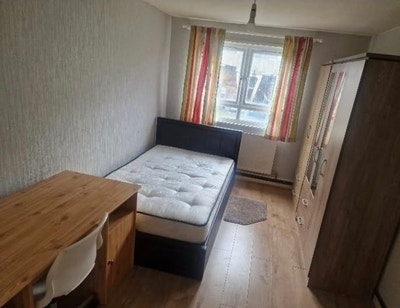 Double room nr Sutton High st Main Photo