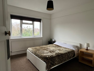 Two Bright Double Rooms in Spacious Acton Home Main Photo