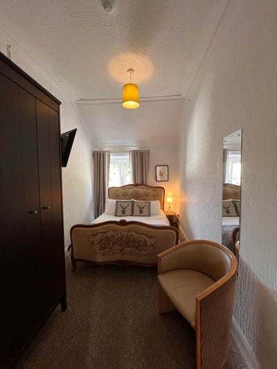 Bright Double Room in Loch Lomond – Bills Included Main Photo