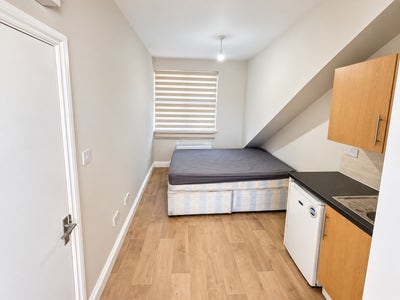 DSS - Studio Flat Available in Hither Green SE6 Main Photo