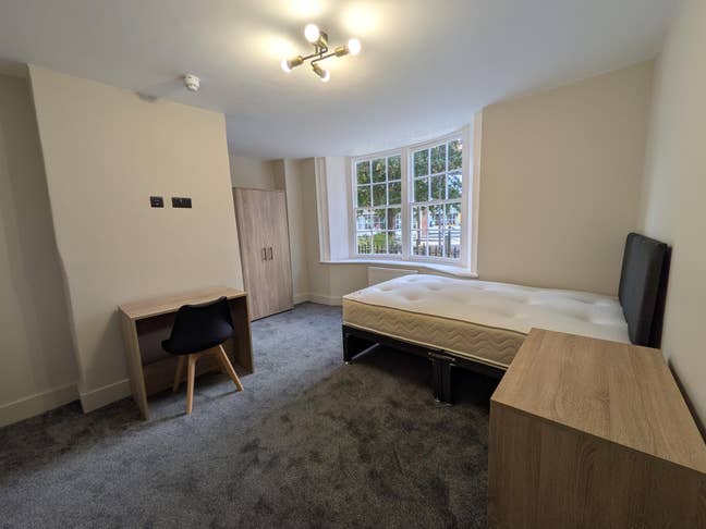 Newly Refurbished HMO- Milton Regis, Sittingbourne Main Photo