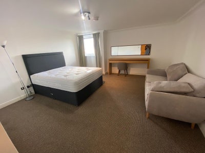 Spacious En-suite room ✨stunning river view ✨- SE8 Main Photo