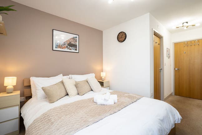 ✨ Lovely Ensuite Room ✦ River Views ✦ 1 min DLR🚄 Main Photo