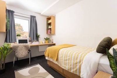 Ensuite Available Manchester Main Photo