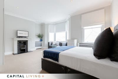 Large ensuite room 5min to Clapham High Street  Main Photo