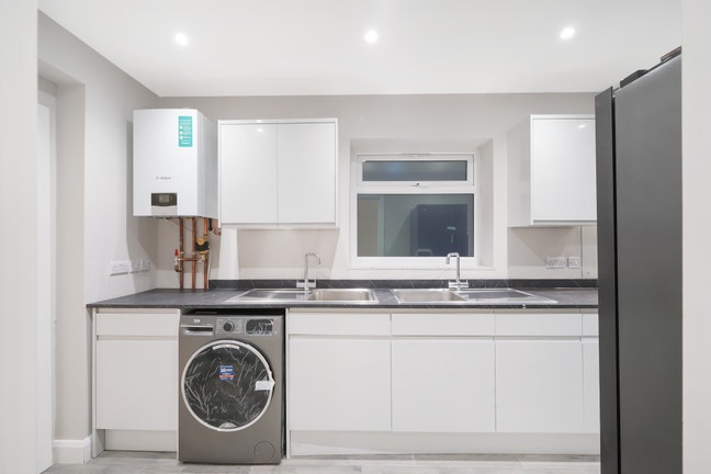 Newly Refurbished 4 Bedroom Property Main Photo