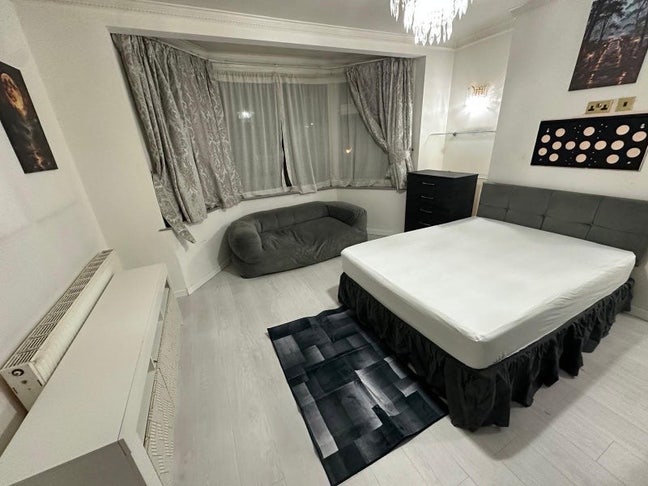 ✨🛏️ 2 Master Double Rooms to Let in Cricklewood Main Photo