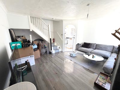 ***Charming One Bedroom House to Rent in N14*** Main Photo