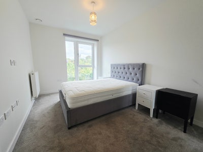 Beautiful 2 Bed in Watford  Main Photo