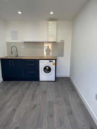 Flat to rent Main Photo