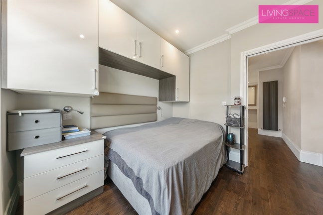 Beautiful 2 Bed in Chelsea Main Photo