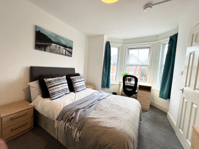Double Ensuite Furnished Rooms SO14 (57CR) Main Photo