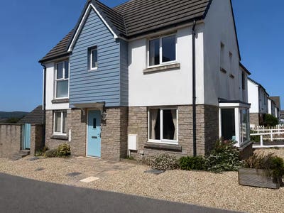 Lovely double room in family home in Hayle Main Photo