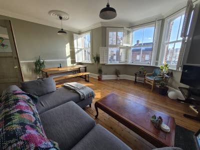 Room available in sunny London Fields home Main Photo
