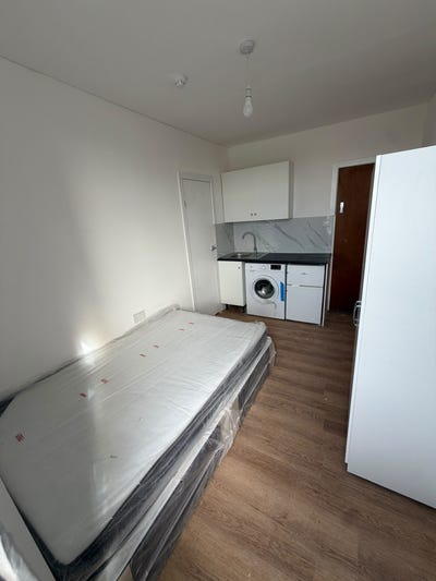 Furnished Studio Flats to Rent – Croydon (CR0) Main Photo