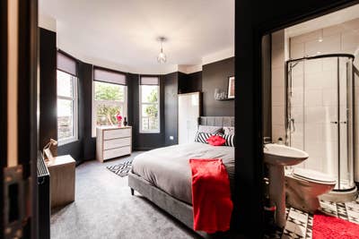 All Female House - beautiful en suite's Main Photo
