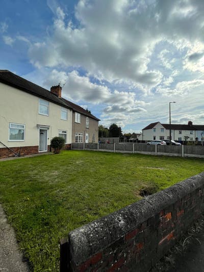 🏡 Beautiful 3-Bedroom Semi-Detached Home | Rossin Main Photo