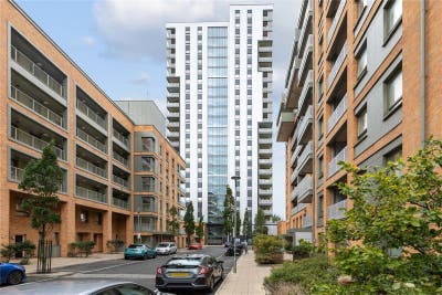 🏡 Whole Apartment Available in Tottenham 🏡 Main Photo