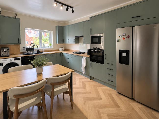 Large Double Room in Renovated Broomhall House Main Photo