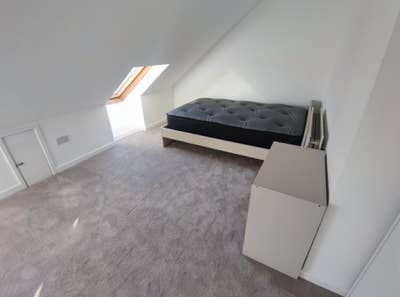 Double Room in Arnos Grove - 1 Min Station Main Photo