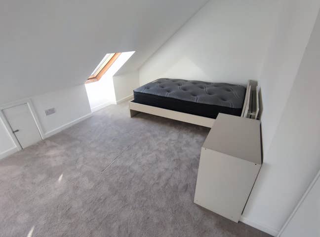 Double Room in Arnos Grove - 1 Min Station Main Photo