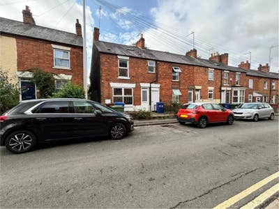 Third Floor Double Room to rent near town centre Main Photo