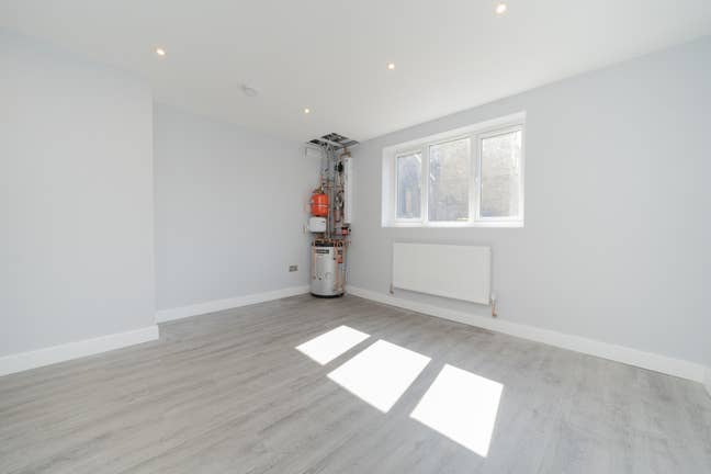 Modern 1 bedroom flat  - Earls Court Main Photo