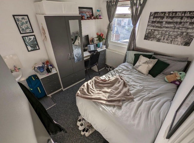 6 Bed Student house spare room  Main Photo