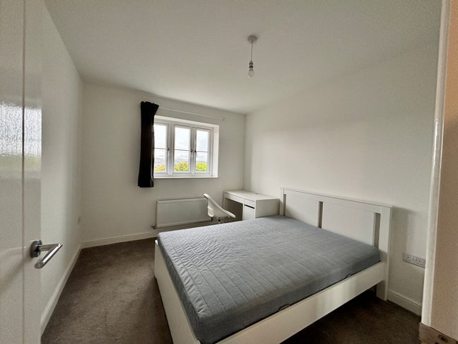 Flatmate Wanted for a New Villa Near the Center Main Photo