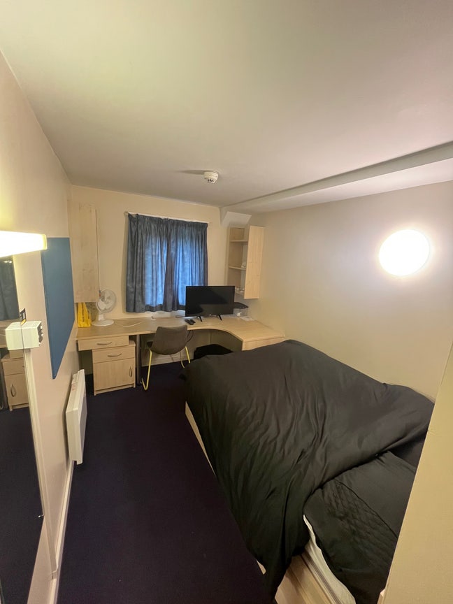 Unite Students - Blackweir Lodge Flat F2  Main Photo