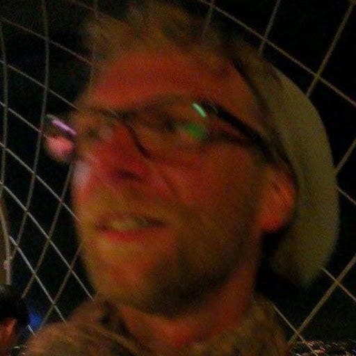 Professional Male seeks a double room Main Photo