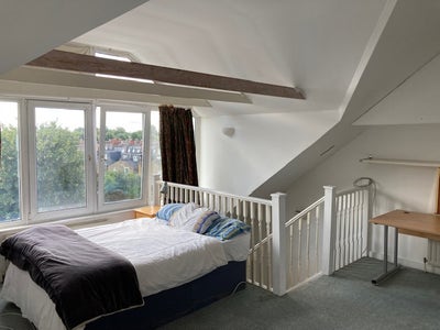3 rooms in large 4 bedroom flat with roof terrace Main Photo