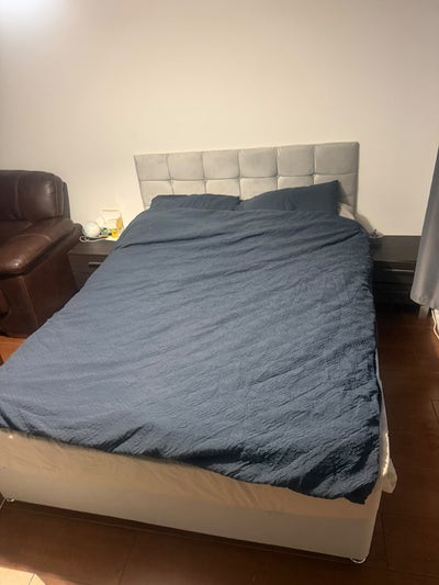 Double bedroom with living space  Main Photo