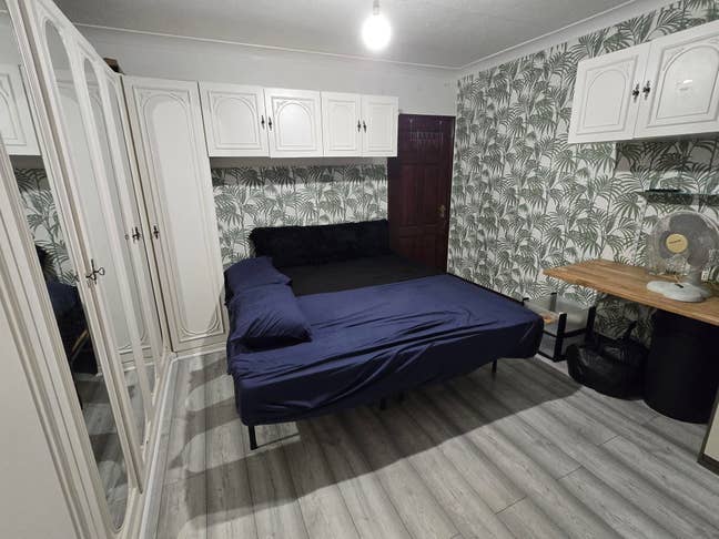 1 Double Room to Rent Main Photo