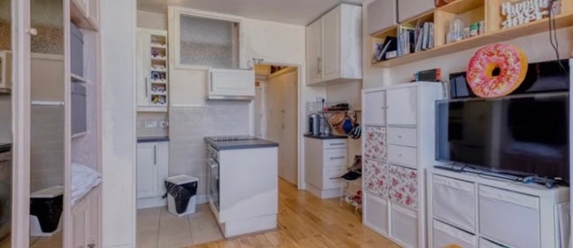 Bloomsbury newly renovated studio apartment Main Photo