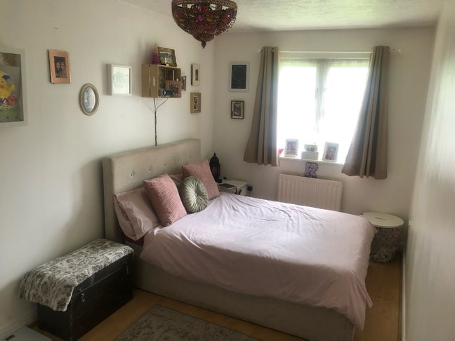 Large double room CR8  Main Photo