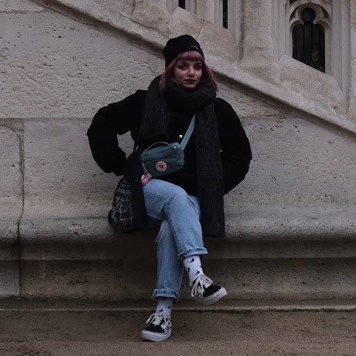 Student Female seeks a double room Main Photo