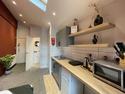 Stunning Self Contained Studio Available Now Main Photo
