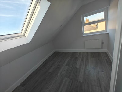 Single Room Main Photo