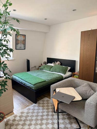 Huge double room + private bathroom in Shoreditch Main Photo