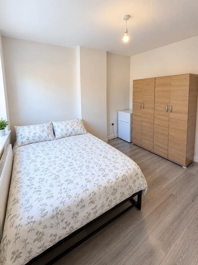 Wood Green Large Double Room for 1 Person|0Deposit Main Photo