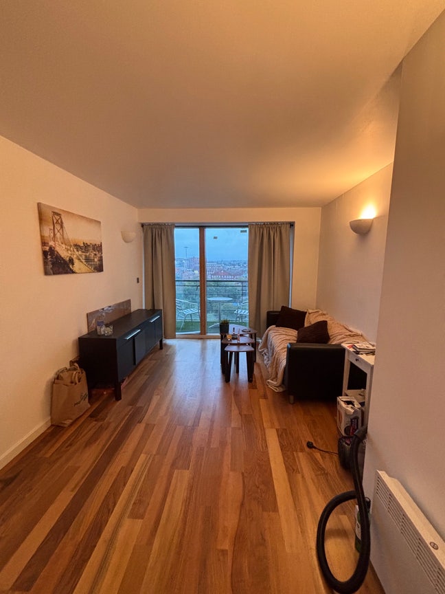 Lovely spacious room in LS1 - tenancy takeover Main Photo