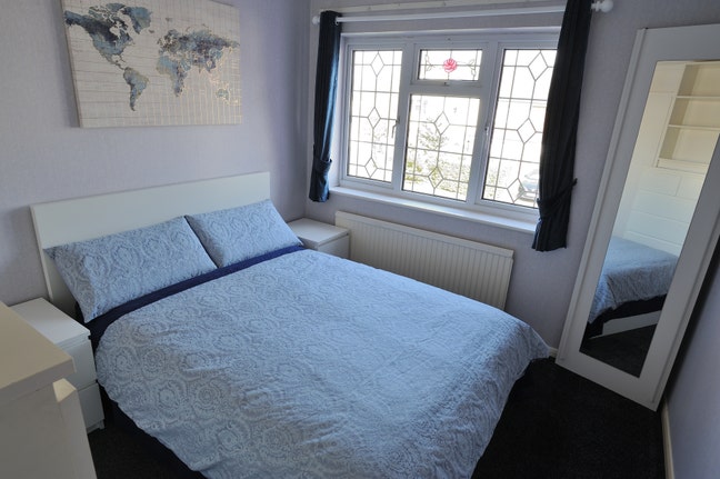 Double room, large 4 bed house Main Photo