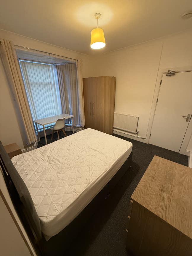Tenancy takeover 51 Marlborough road Main Photo