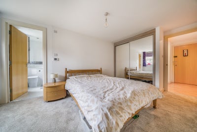 Double Bed, En-Suite Room by Limehouse Basin Main Photo
